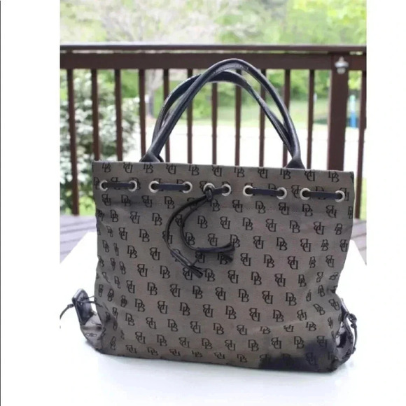 Dooney & Bourke Handbags - Dooney & Bourke tote bag